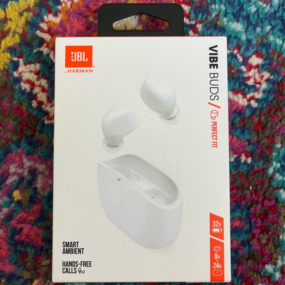 JBL Vibe Buds White Wireless Earbuds